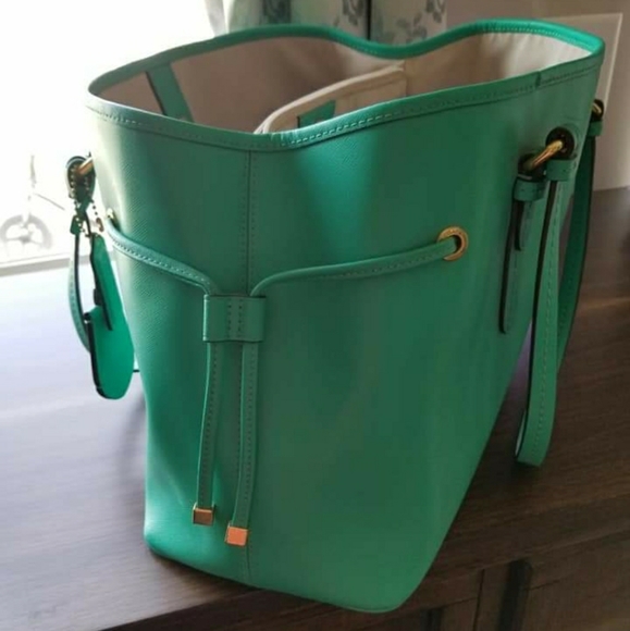 Coach Handbags - Coach tote